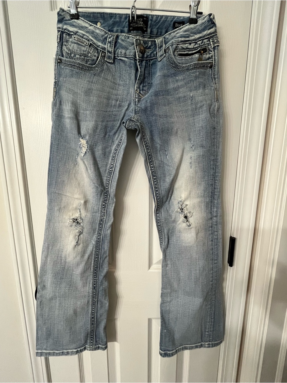 Rerock Light Wash Bootcut Women’s Jeans with Distressed Detail